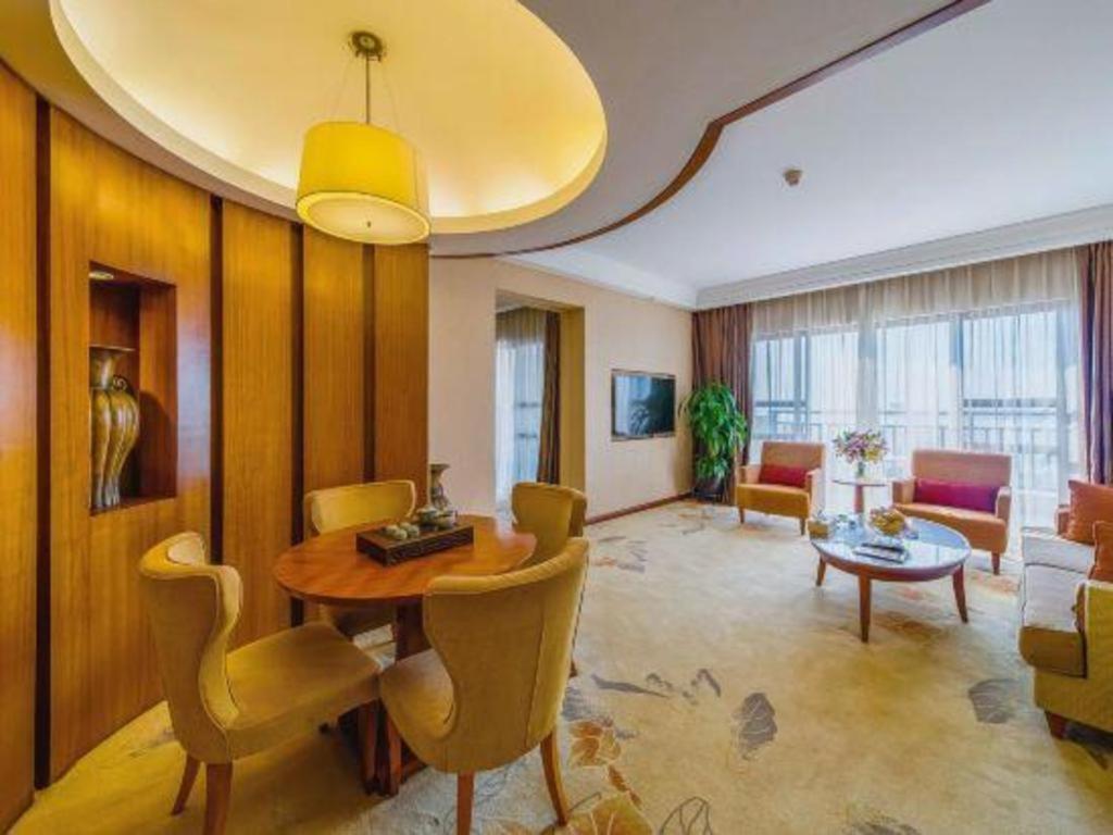 Ocean Spring Metropark Hotel Zhuhai Esterno foto